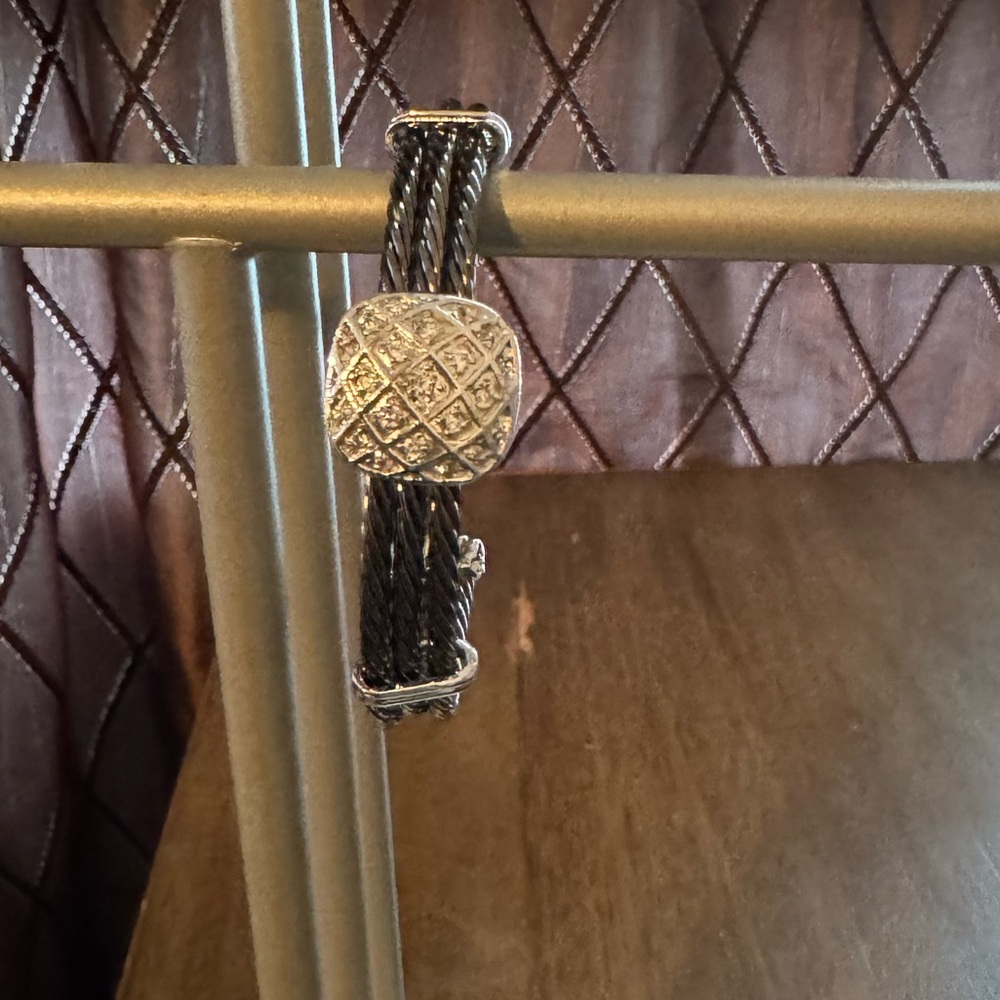 Bracelet with Crystal Accents - Picture 2 of 4
